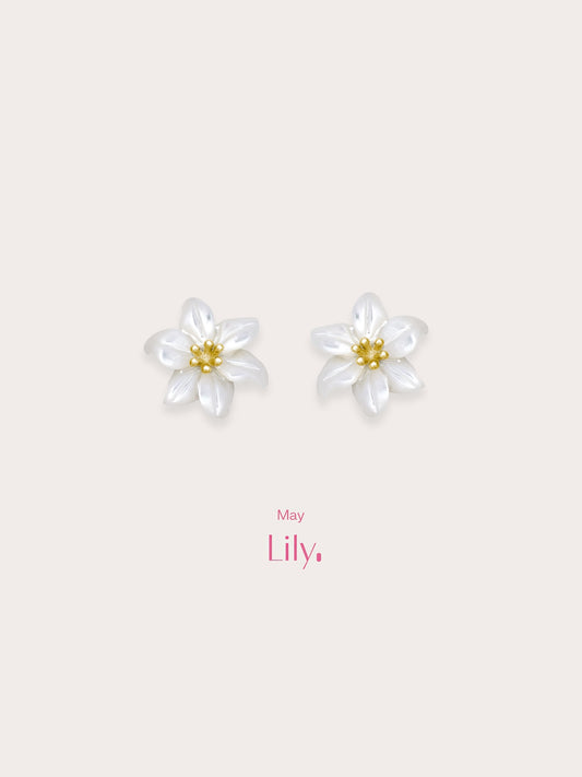 Carved Lily Stud Earrings in 18k Gold Vermeil from Mondays Made