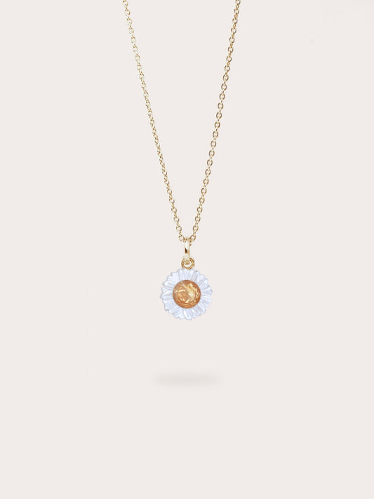 Carved Daisy Necklace in 18k Gold Vermeil from Mondays Made