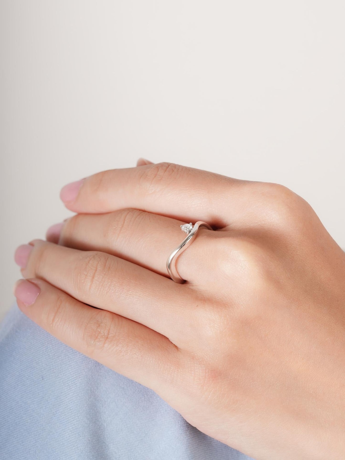 Floating Moissanite Wave Ring in S925 Rhodium Vermeil from Mondays Made