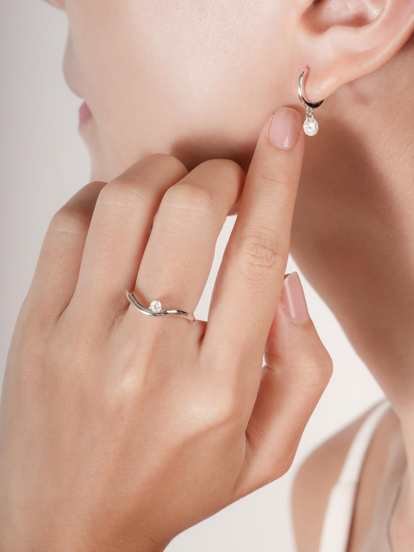 Floating Moissanite Wave Ring in S925 Rhodium Vermeil from Mondays Made