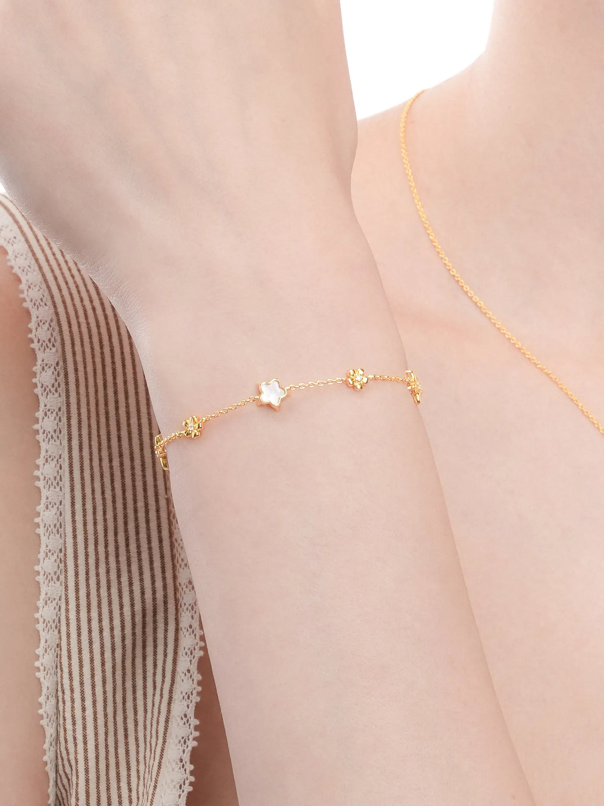 Bloom On Charm Bracelet - Reversible