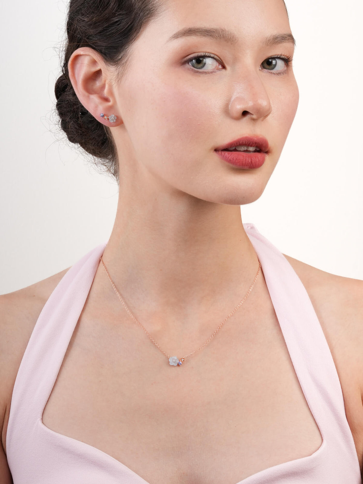 Blue Cluster Flower Necklace Aquamarine Tanzanite 18K Rose Gold (2) – Mondays Made Flower & Birthstone Jewelry Singapore