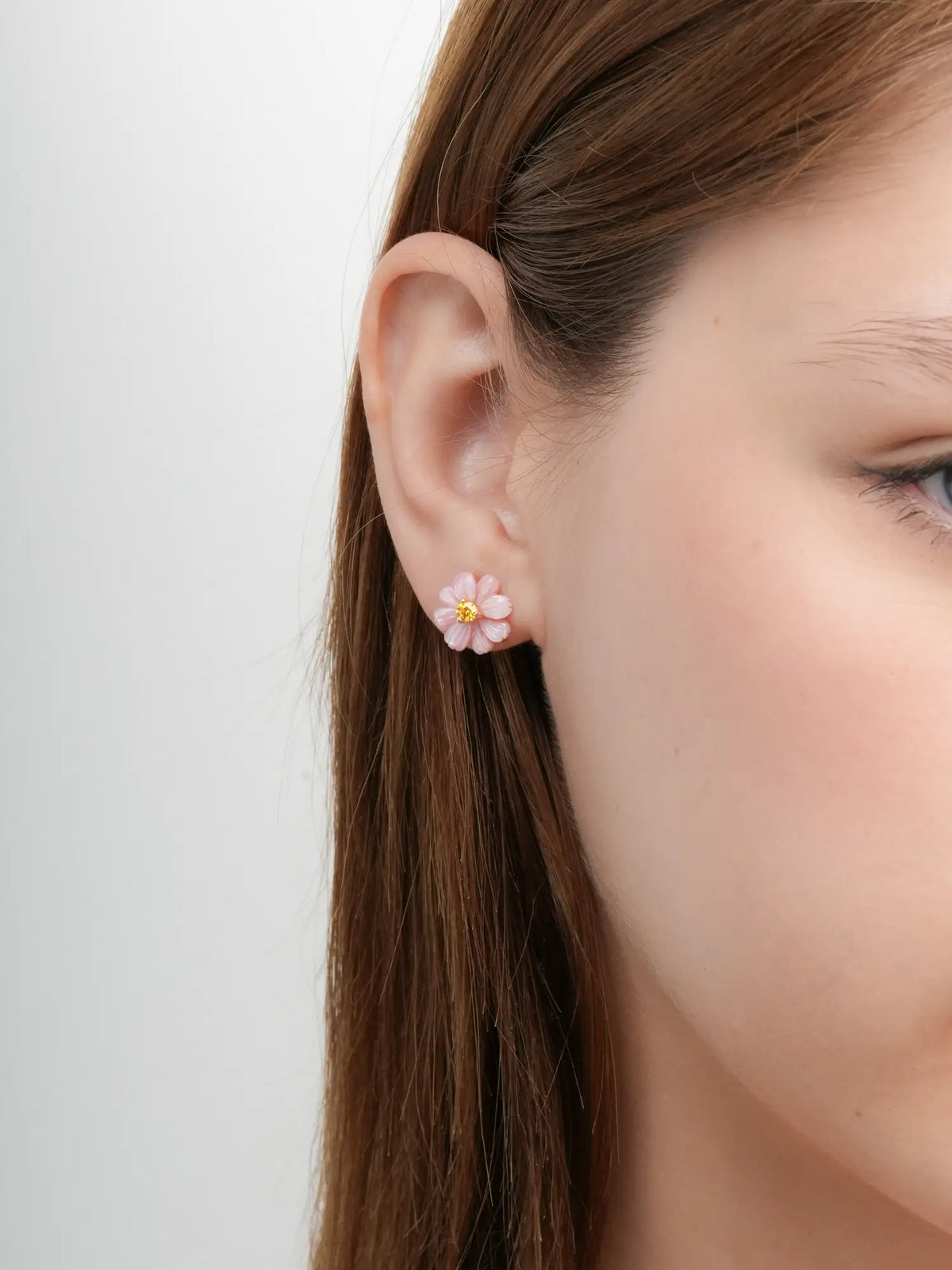 Carved Cosmos Stud Earrings 18K Gold (2) – Mondays Made Flower & Birthstone Jewelry Singapore