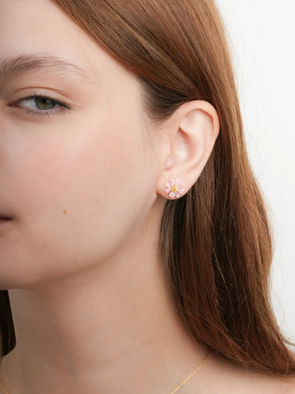 Carved Cosmos Stud Earrings 18K Gold (3) – Mondays Made Flower & Birthstone Jewelry Singapore