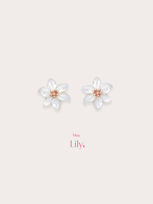Carved Lily Stud Earrings 18K Rose Gold (5) – Mondays Made Flower & Birthstone Jewelry Singapore