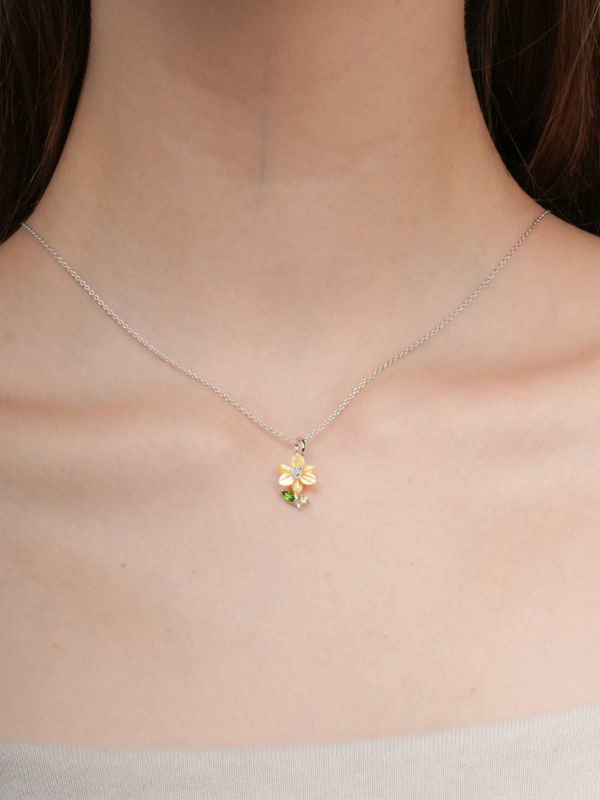 Carved Daffodil Necklace S925 Silver Rhodium (2) – Mondays Made Flower & Birthstone Jewelry Singapore