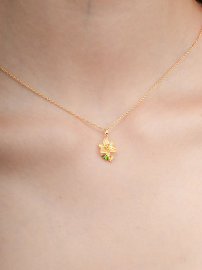 Carved Daffodil Necklace 18K Gold (2) – Mondays Made Flower & Birthstone Jewelry Singapore