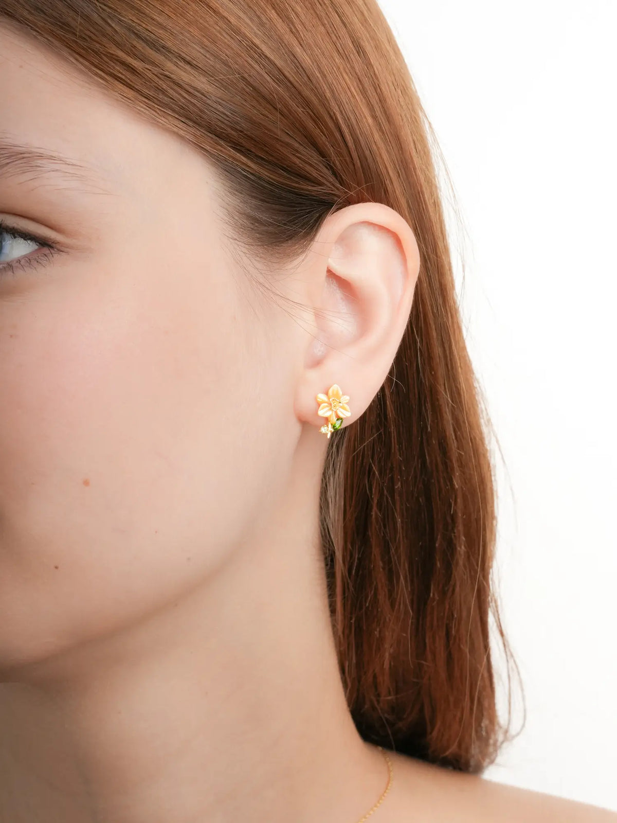 Carved Daffodil Stud Earrings 18K Gold (2) – Mondays Made Flower & Birthstone Jewelry Singapore