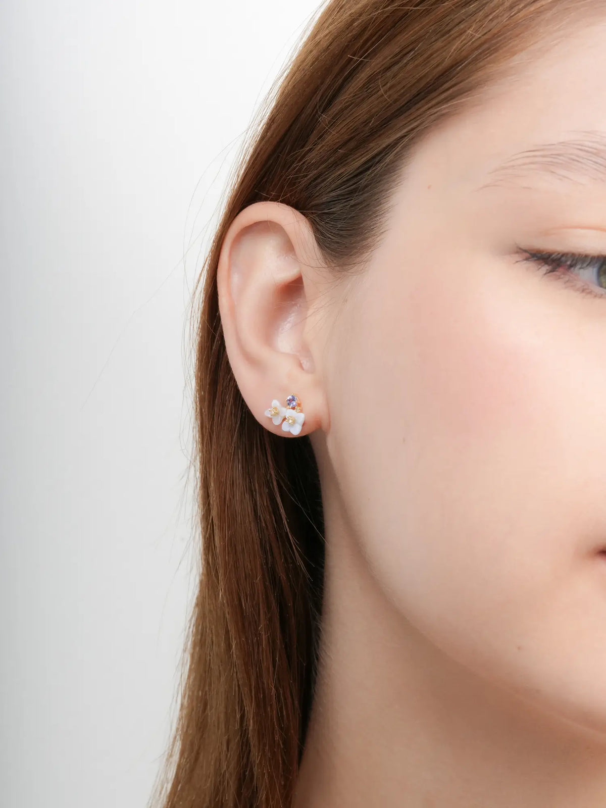 Carved Hydrangea Stud Earrings 18K Gold (1) – Mondays Made Flower & Birthstone Jewelry Singapore