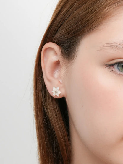 Carved Lily Stud Earrings S925 Silver Rhodium (2) – Mondays Made Flower & Birthstone Jewelry Singapore