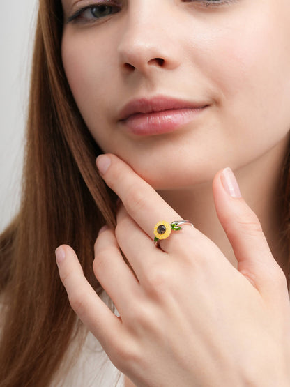 Carved Sunflower Ring S925 Silver Rhodium – Mondays Made Flower & Birthstone Jewelry Singapore