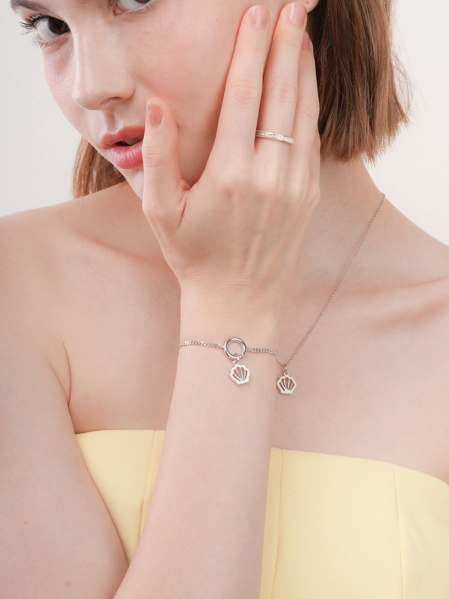 Cream Seashell Charm - Reversible Enamel Moissanite