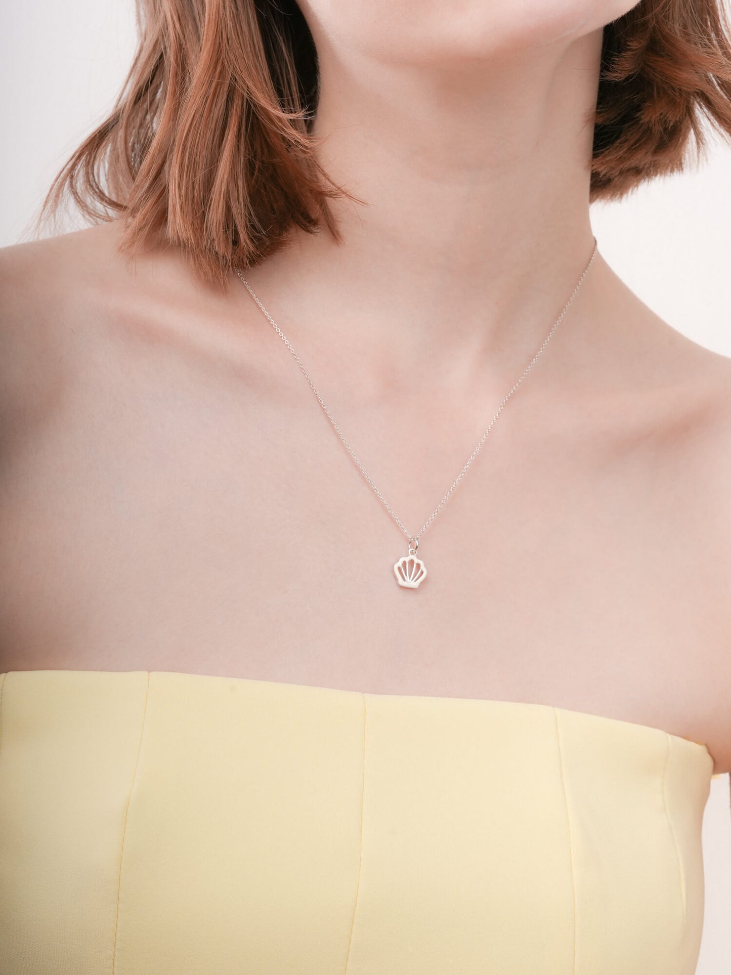 Cream Seashell Necklace - Reversible Enamel Moissanite