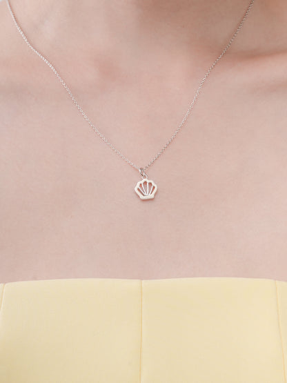 Cream Seashell Necklace Reversible Enamel Moissanite S925 Silver Rhodium (2) – Mondays Made Flower & Birthstone Jewelry Singapore
