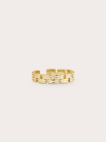Duo Link Ring 18K Gold Close Up (3) – Mondays Made Flower & Birthstone Jewelry Singapore
