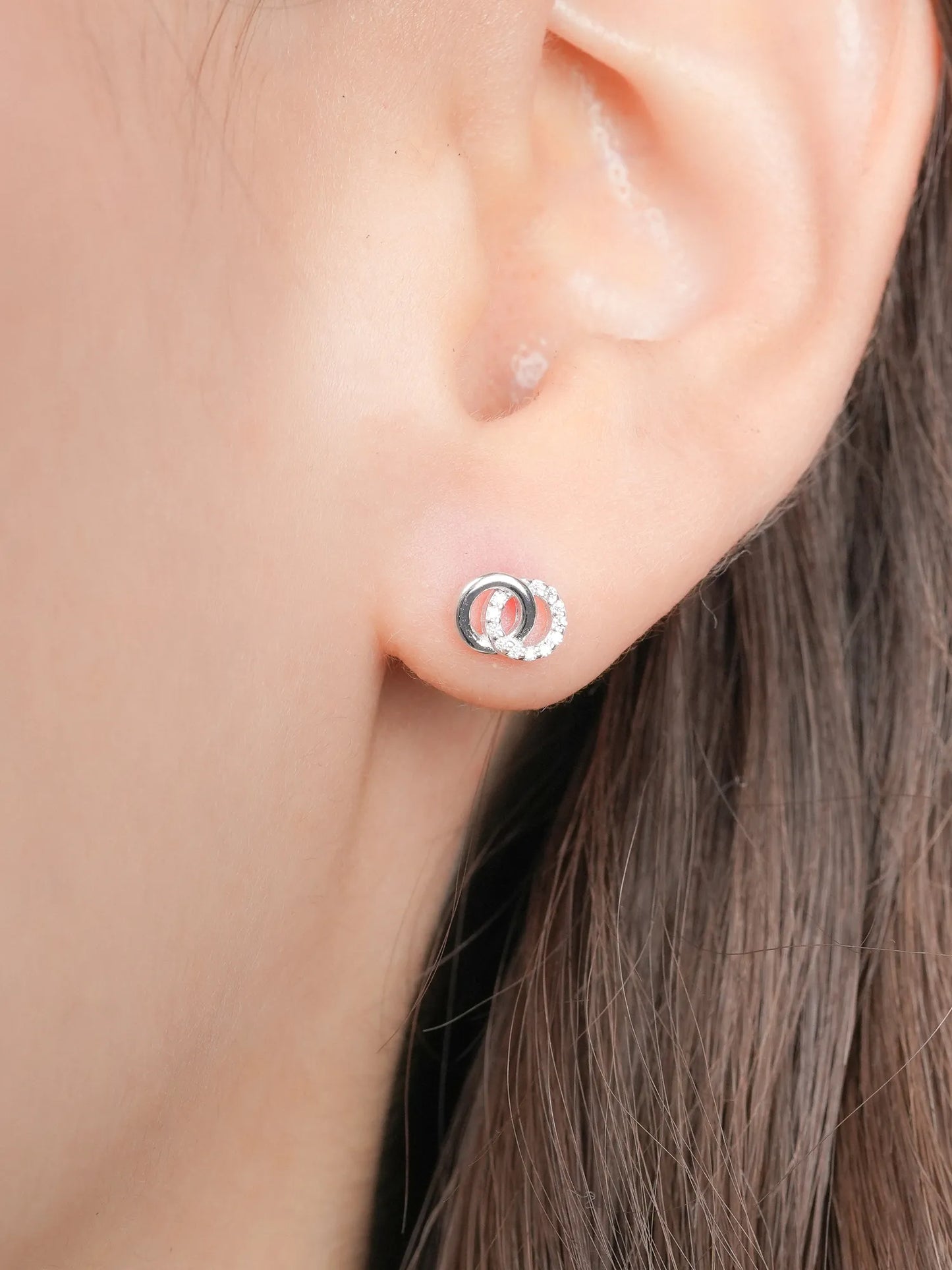 Interlocking Loops Flatback Earring
