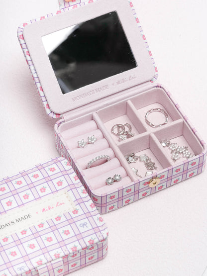 M Mx Mr Travel Jewelry Case Interior Exterior4 – Mondays Made Flower & Birthstone Jewelry Singapore
