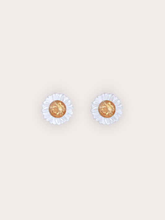 Mother of Pearl Daisy Stud S925 Silver Rhodium – Mondays Made Flower & Birthstone Jewelry Singapore