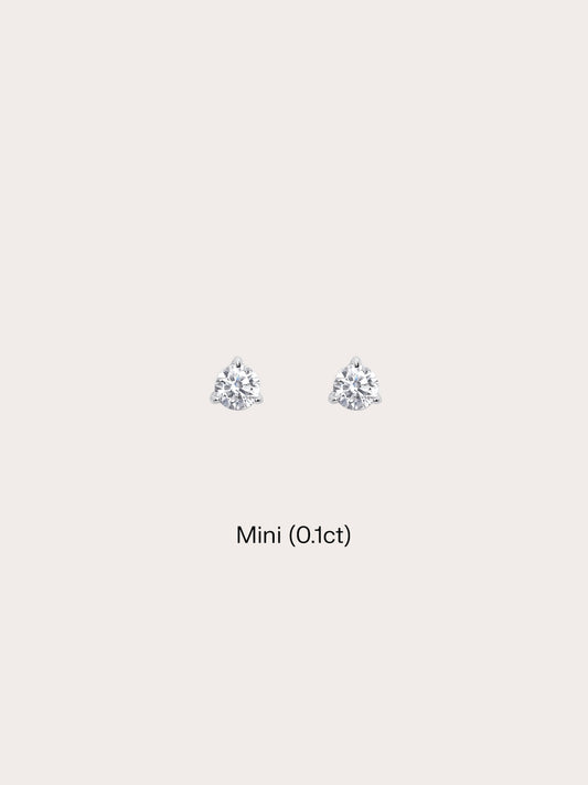 Martini Moissanite Stud Earring 0.1ct S925 Silver Rhodium (1) – Mondays Made Flower & Birthstone Jewelry Singapore