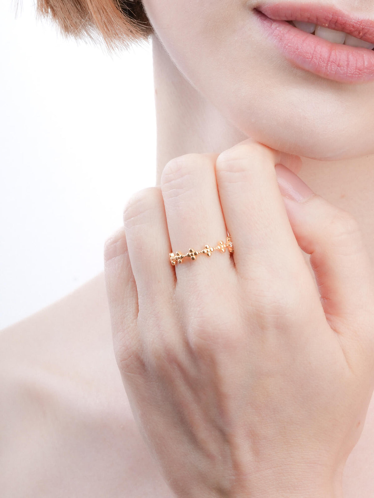 Moissanite Clover Band Reversible 18K Gold (7) – Mondays Made Flower & Birthstone Jewelry Singapore