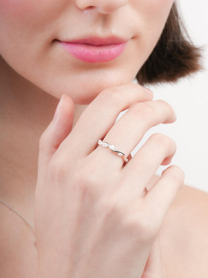 Moissanite Wavy Band S925 Silver Rhodium (4) – Mondays Made Flower & Birthstone Jewelry Singapore