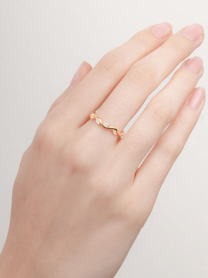 Moissanite Wavy Band 18K Gold (3) – Mondays Made Flower & Birthstone Jewelry Singapore