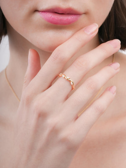 Moissanite Wavy Band 18K Gold (2) – Mondays Made Flower & Birthstone Jewelry Singapore