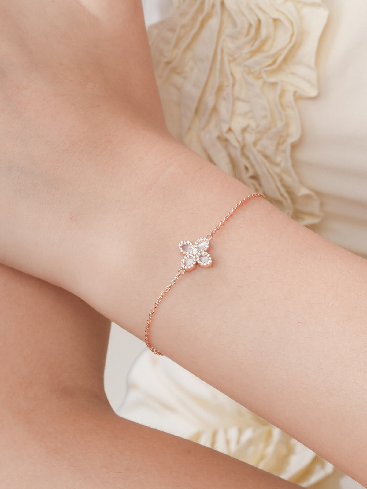 Motherof Pearl Clover Bracelet Reversible 18K Rose Gold (4) – Mondays Made Flower & Birthstone Jewelry Singapore