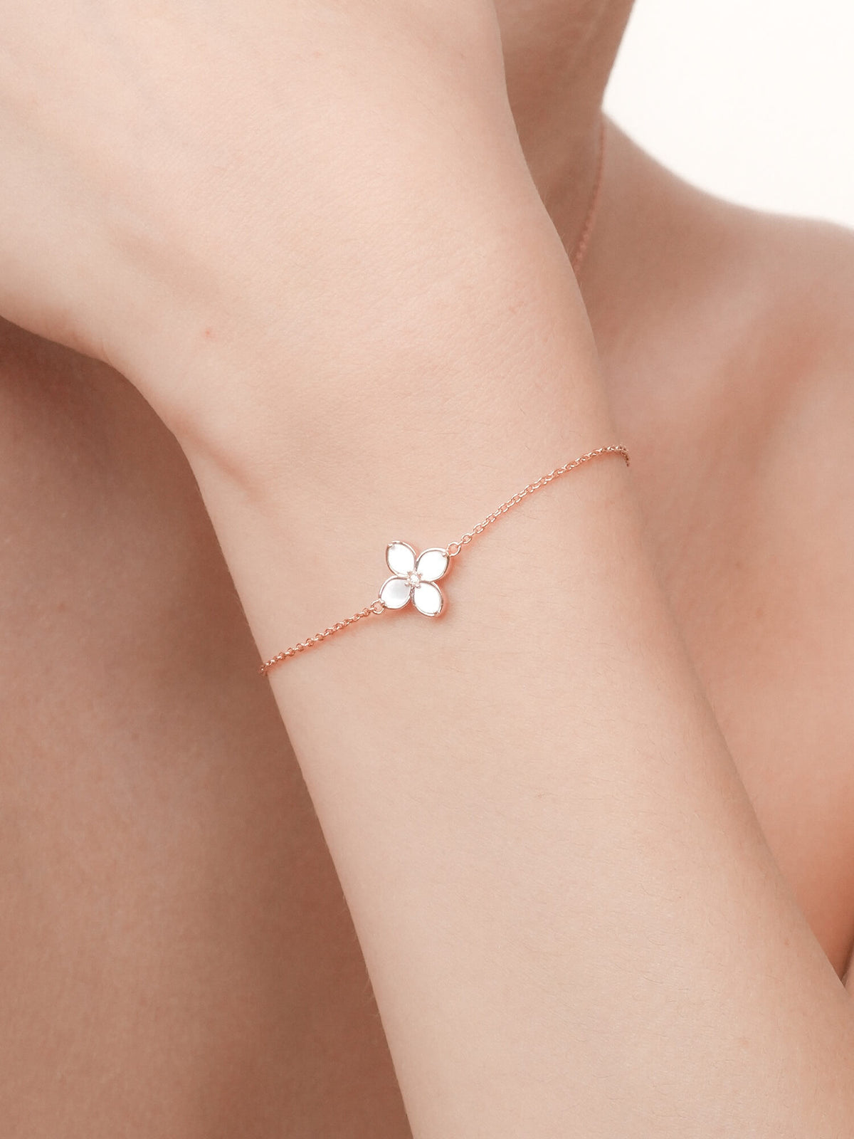 Motherof Pearl Clover Bracelet Reversible 18K Rose Gold (6) – Mondays Made Flower & Birthstone Jewelry Singapore