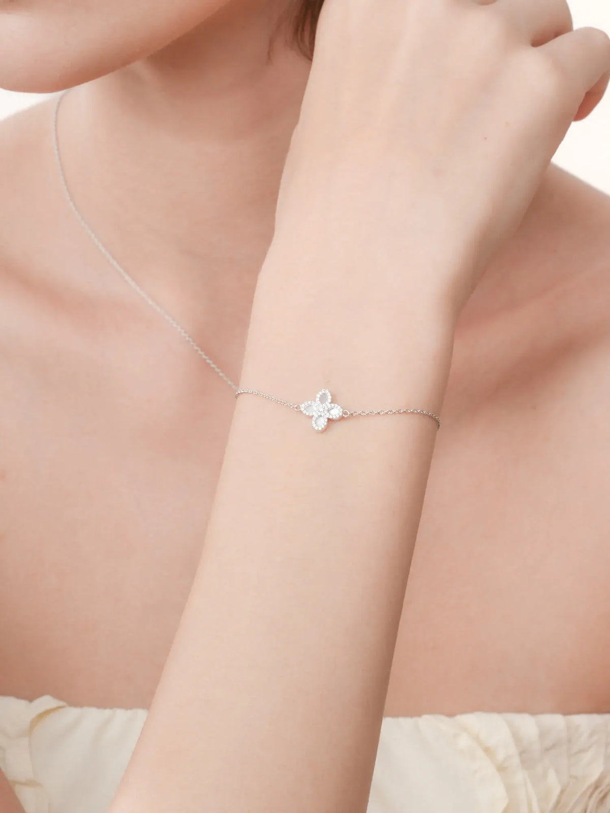 Mother of Pearl Clover Bracelet – Reversible