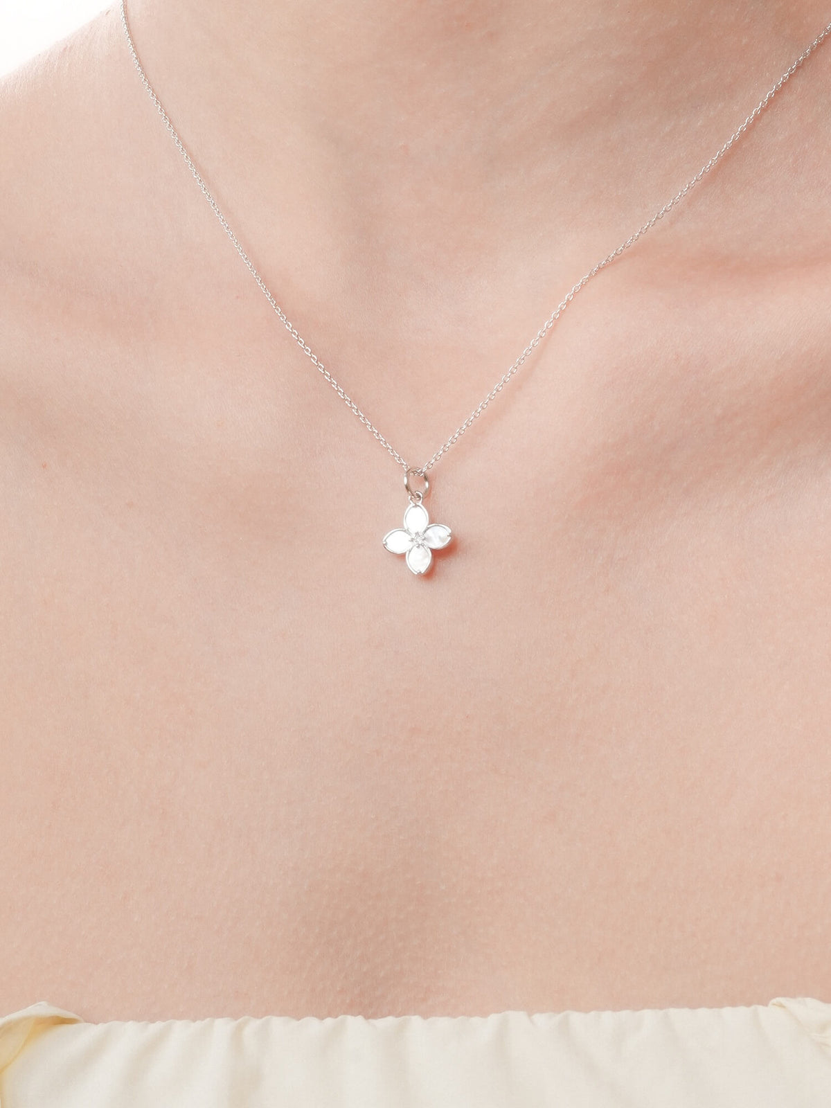Motherof Pearl Clover Necklace Reversible S925 Silver Rhodium (16) – Mondays Made Flower & Birthstone Jewelry Singapore