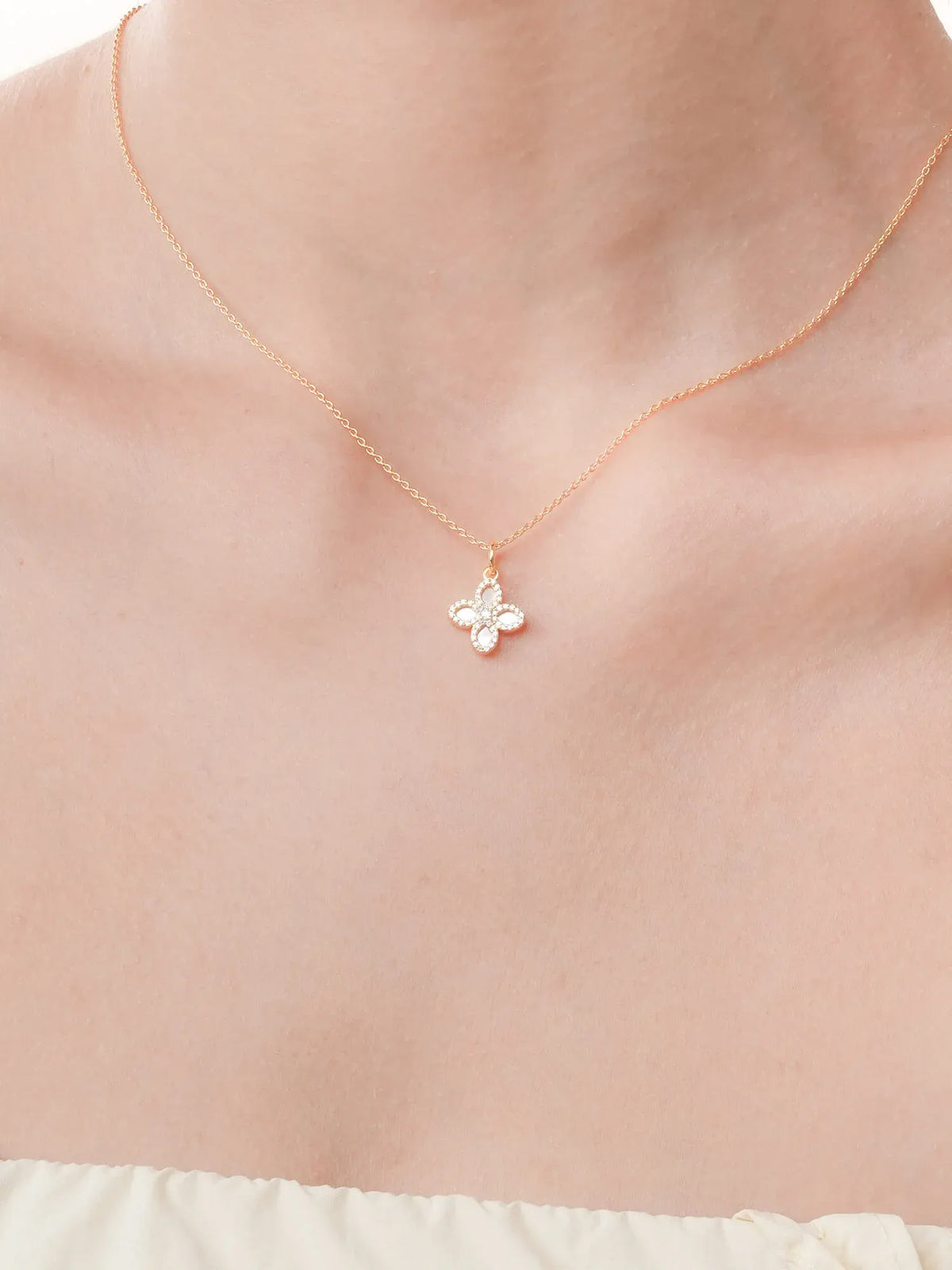 Mother of Pearl Clover Necklace – Reversible