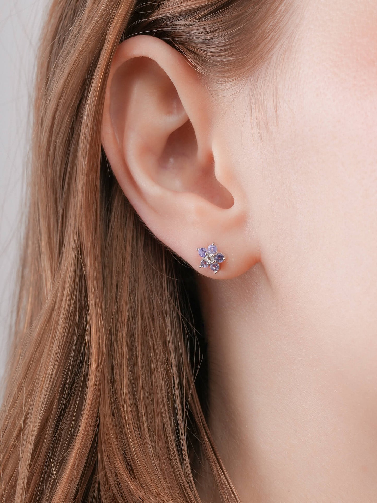 Periwinkle Flower Stud Earrings - Tanzanite