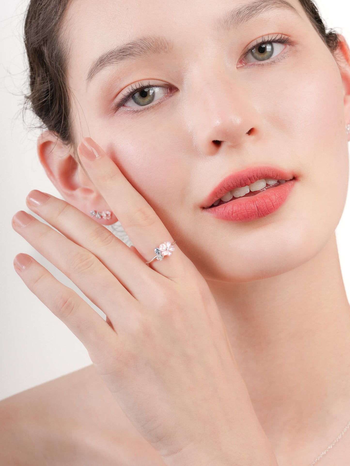 Pink Cluster Flower Ring – MOP & Aquamarine
