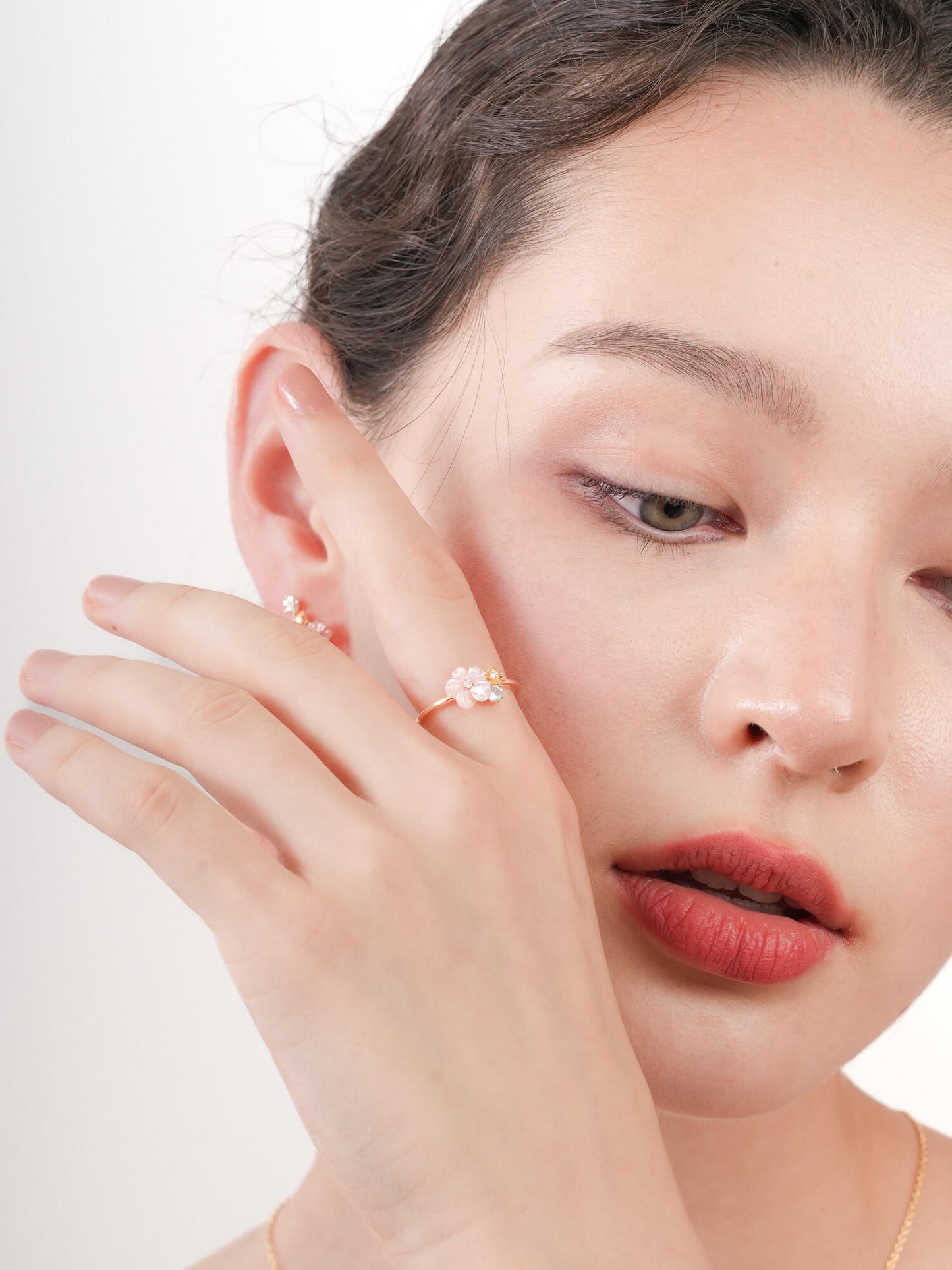 Pink Cluster Flower Ring – MOP & Aquamarine