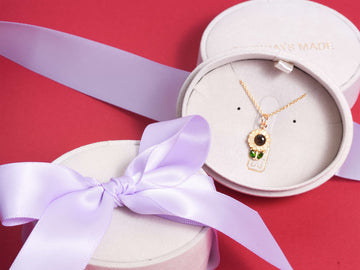 Premium Packaging Christmas (2) – Mondays Made Flower & Birthstone Jewelry Singapore