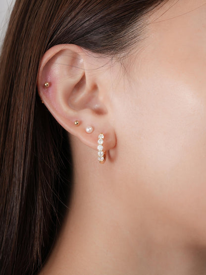Snowfall White Moissanite Reversible Huggie Earrings 18K Gold (4) – Mondays Made Flower & Birthstone Jewelry Singapore