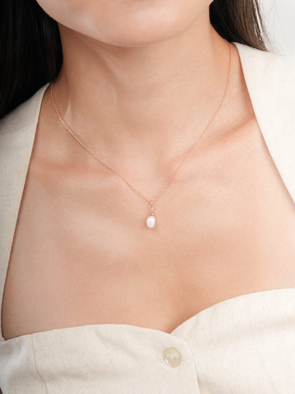 Baroque Pearl Drop Necklace 18K Rose Gold (5) – Mondays Made Flower & Birthstone Jewelry Singapore