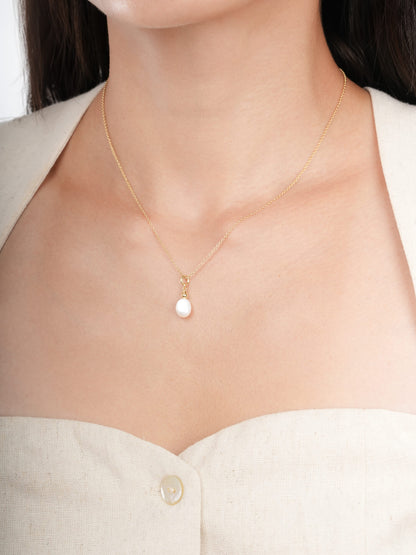 Baroque Pearl Drop Necklace 18K Gold (3) – Mondays Made Flower & Birthstone Jewelry Singapore
