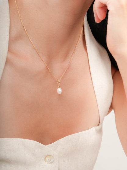 Baroque Pearl Drop Necklace 18K Gold (2) – Mondays Made Flower & Birthstone Jewelry Singapore