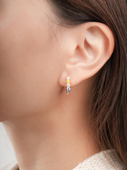Beachside Moissanite Reversible Huggie Earrings 18K Gold (2) – Mondays Made Flower & Birthstone Jewelry Singapore