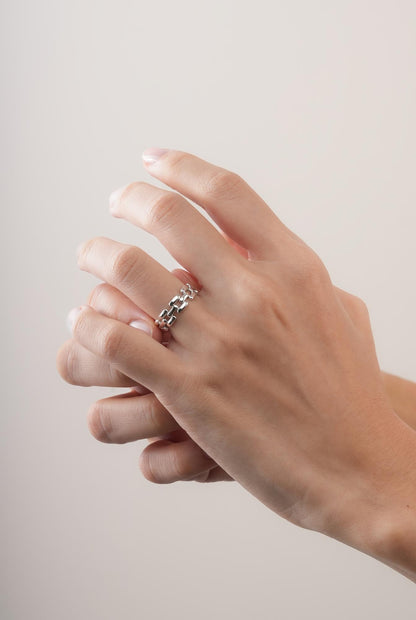 Classic Watch Link Ring S925 Silver Rhodium (1) – Mondays Made Flower & Birthstone Jewelry Singapore