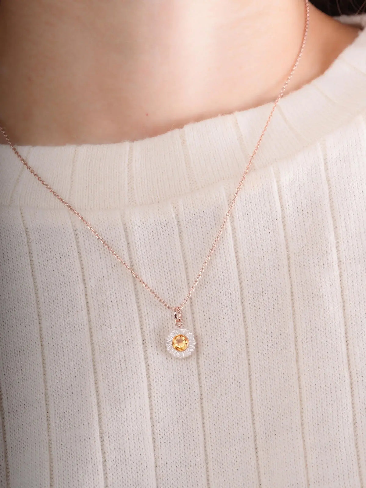 Carved Daisy Necklace