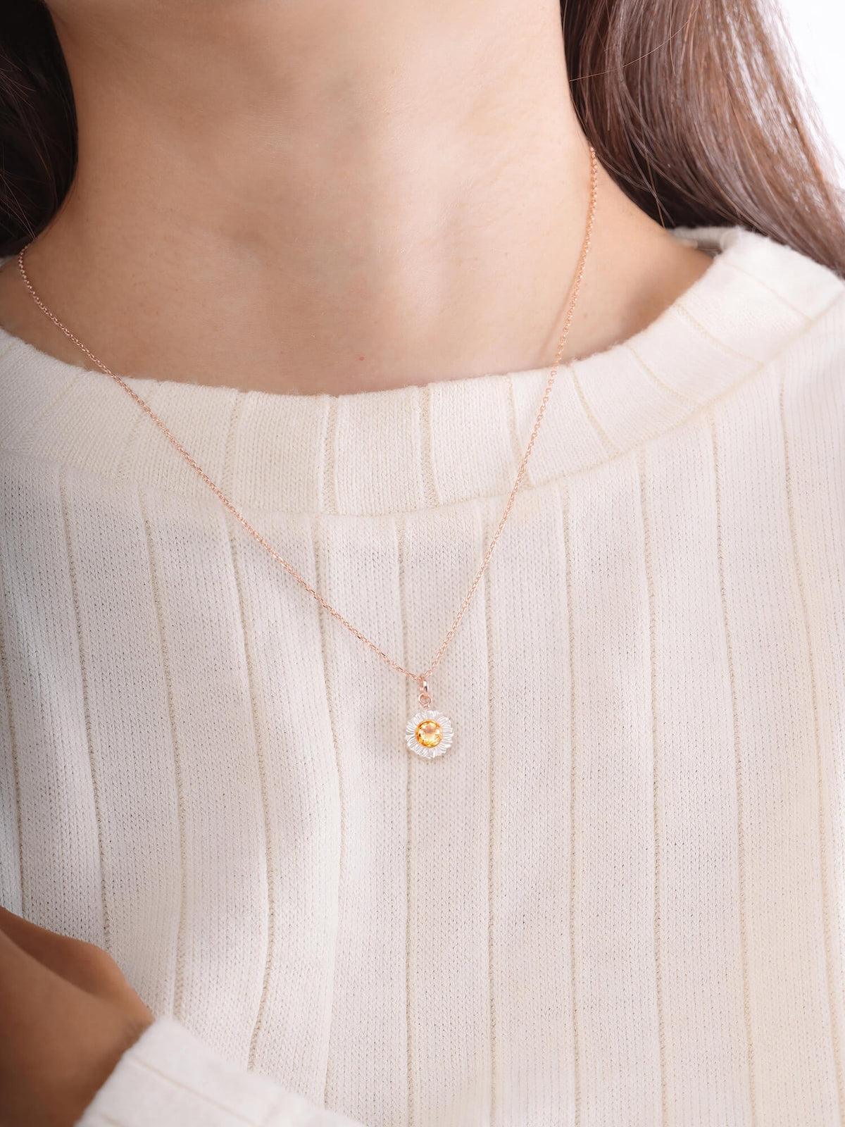 Daisy Necklace 18K Rose Gold (3) – Mondays Made Flower & Birthstone Jewelry Singapore