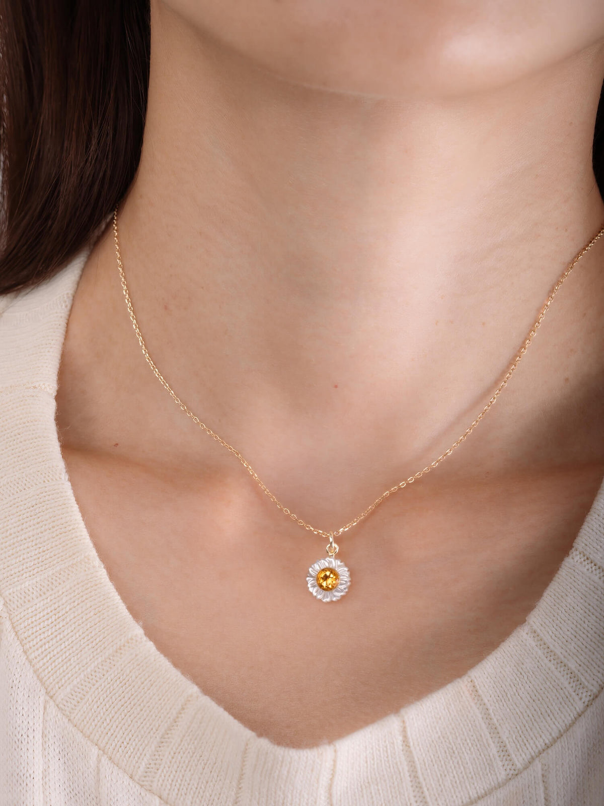 Daisy Necklace 18K Gold (3) – Mondays Made Flower & Birthstone Jewelry Singapore
