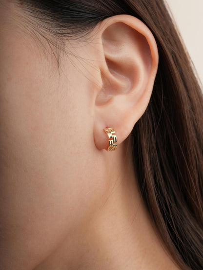 Duo Link Chain Hoop Earrings 18K Gold (1) – Mondays Made Flower & Birthstone Jewelry Singapore