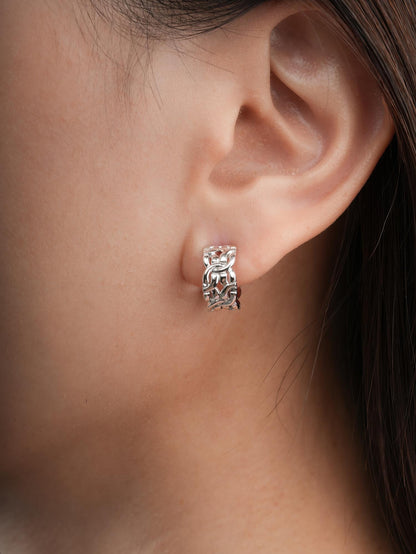 Entwined Chain Hoop Earrings S925 Silver Rhodium (1) – Mondays Made Flower & Birthstone Jewelry Singapore