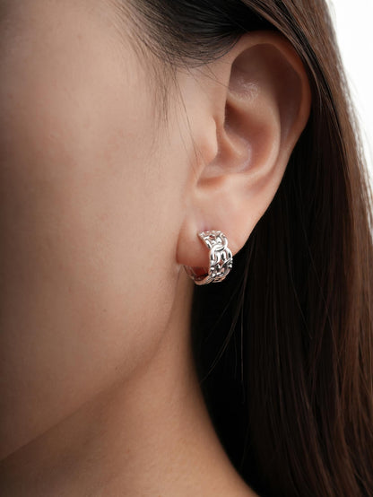 Entwined Chain Hoop Earrings S925 Silver Rhodium (3) – Mondays Made Flower & Birthstone Jewelry Singapore
