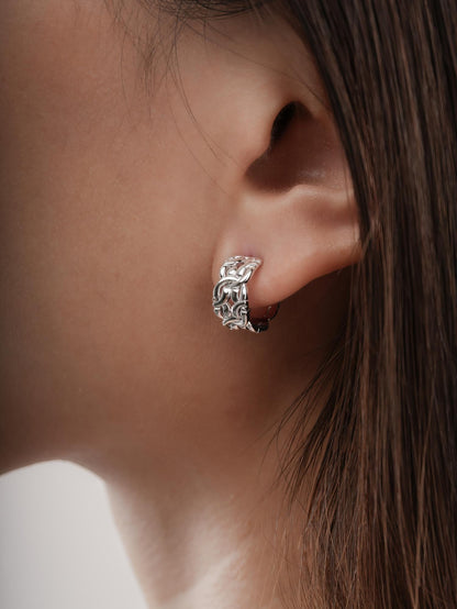 Entwined Chain Hoop Earrings S925 Silver Rhodium (2) – Mondays Made Flower & Birthstone Jewelry Singapore