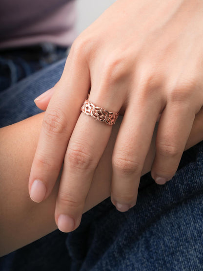 Entwined Chain Ring 18K Rose Gold (4) – Mondays Made Flower & Birthstone Jewelry Singapore